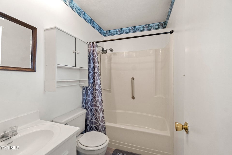 Photo #34: 530 Sioux Trail