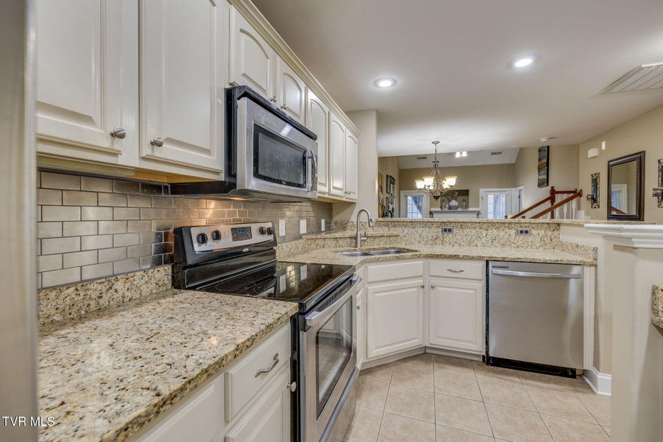 Photo #7: 405 Old Grist Mill Boulevard