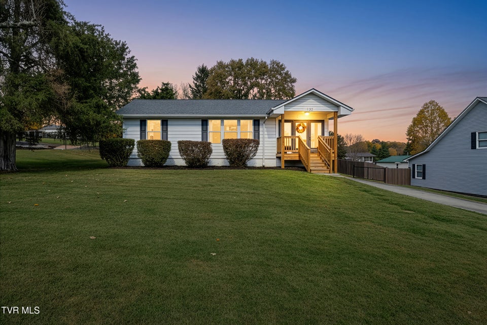 Photo #2: 132 Sanders Street