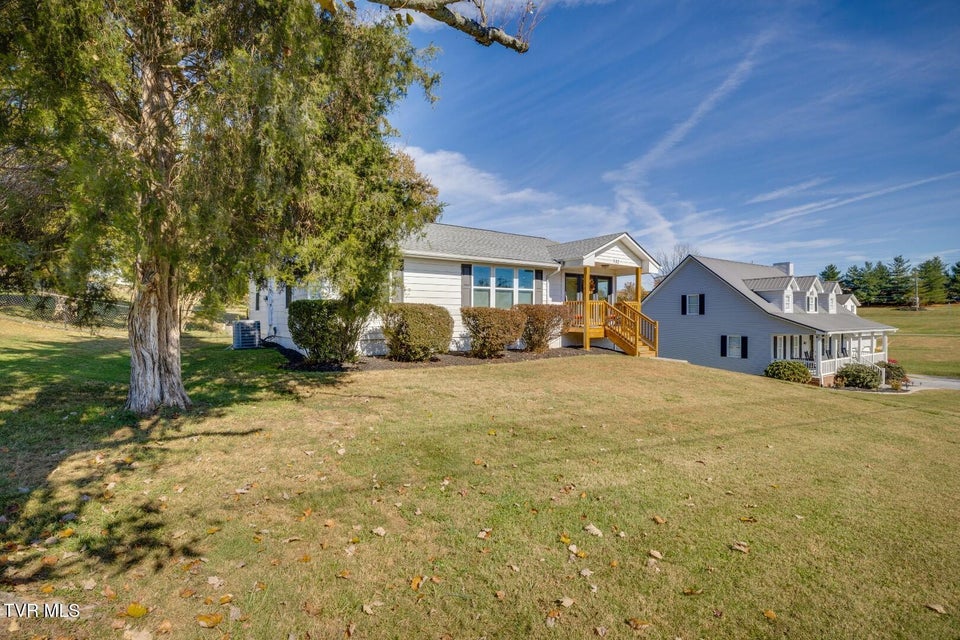 Photo #4: 132 Sanders Street