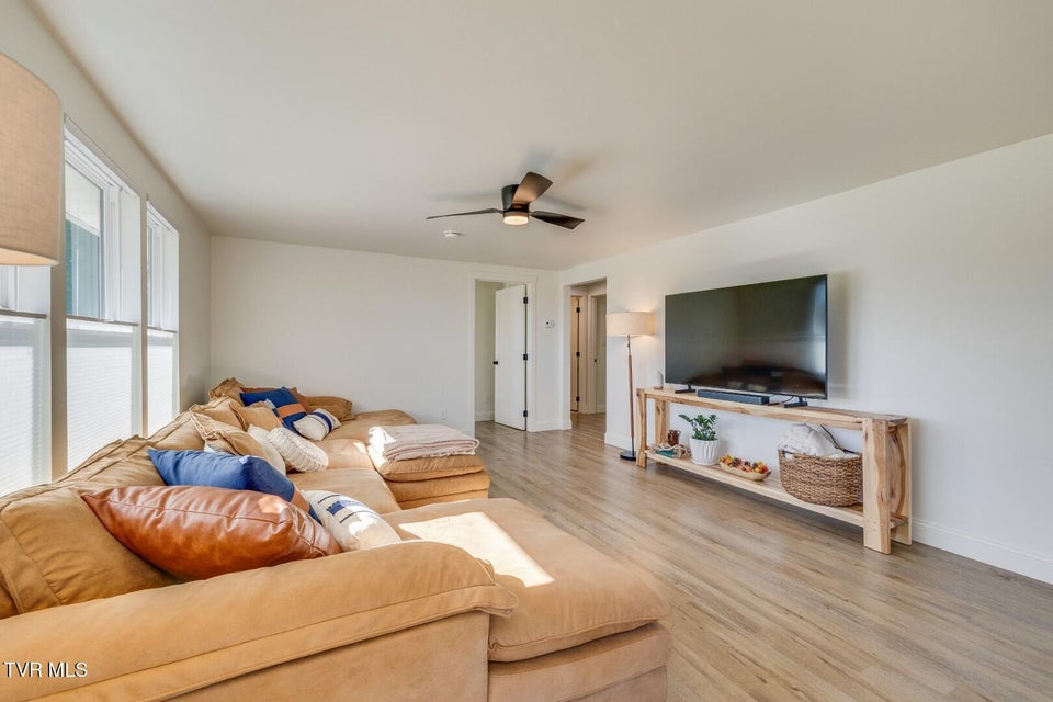 Photo #6: 132 Sanders Street