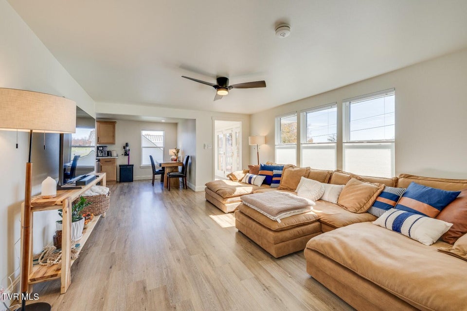 Photo #8: 132 Sanders Street