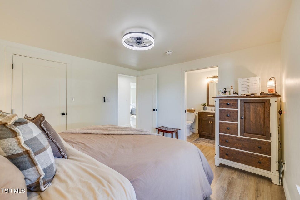 Photo #14: 132 Sanders Street