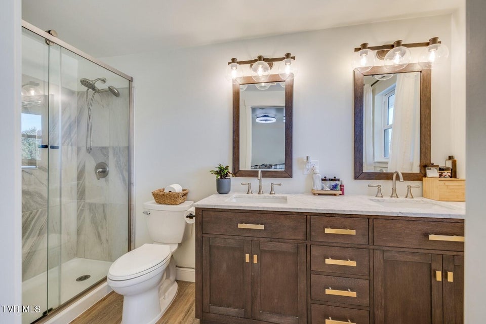 Photo #15: 132 Sanders Street