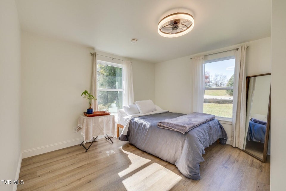 Photo #16: 132 Sanders Street