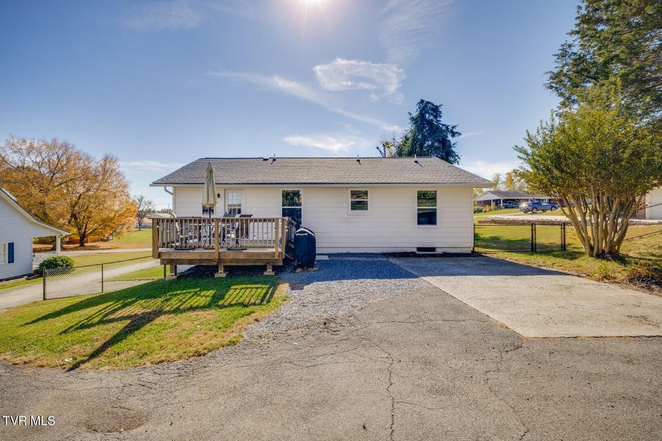 Photo #26: 132 Sanders Street