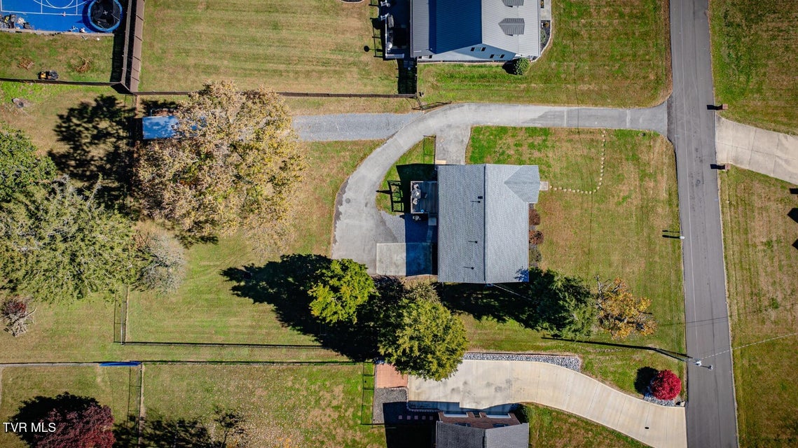 Photo #31: 132 Sanders Street