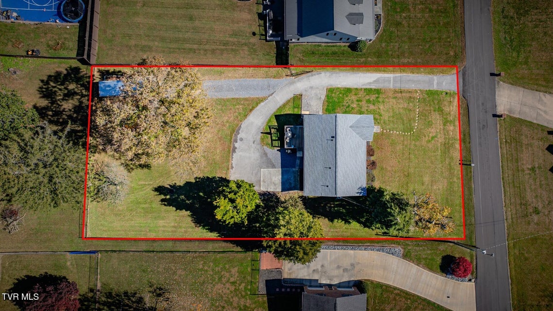 Photo #32: 132 Sanders Street