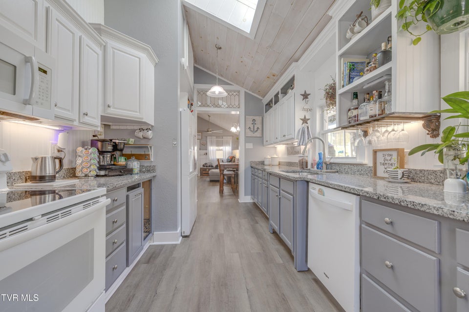 Photo #7: 215 Stafford Street