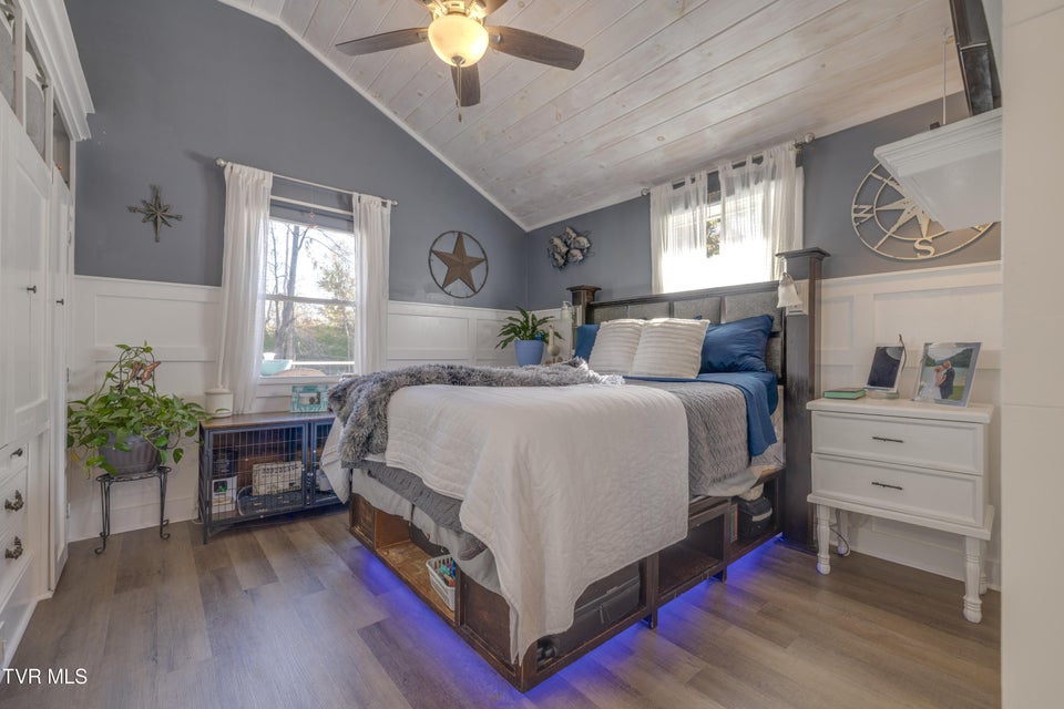 Photo #8: 215 Stafford Street