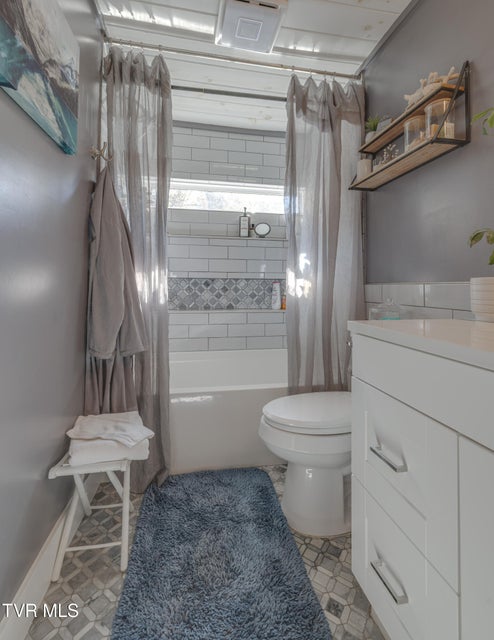 Photo #12: 215 Stafford Street