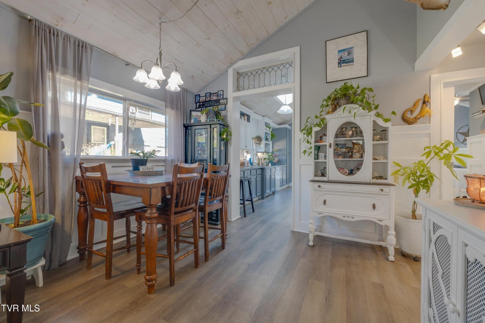 Photo #5: 215 Stafford Street