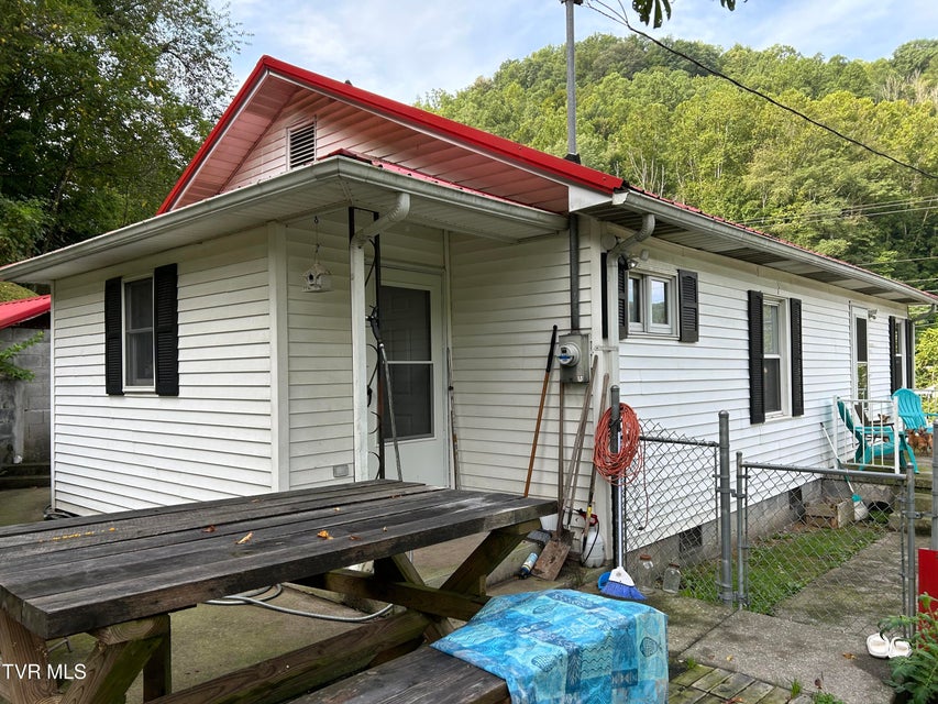 Photo #2: 147 Gilmore Street