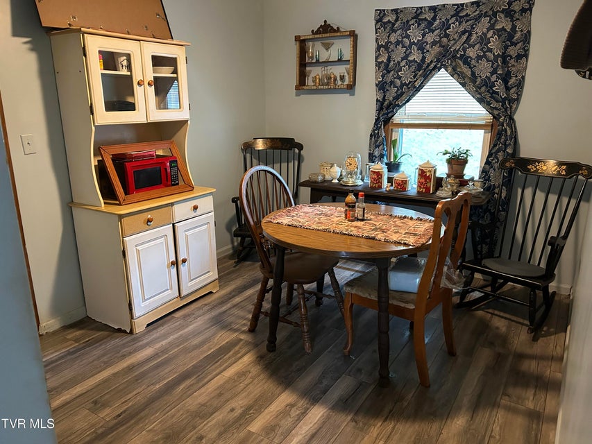 Photo #10: 147 Gilmore Street