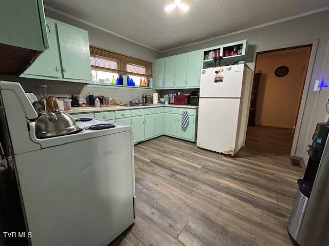 Photo #12: 147 Gilmore Street