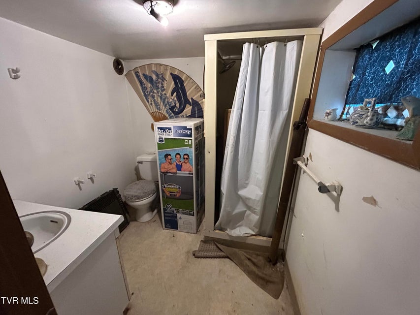 Photo #20: 147 Gilmore Street