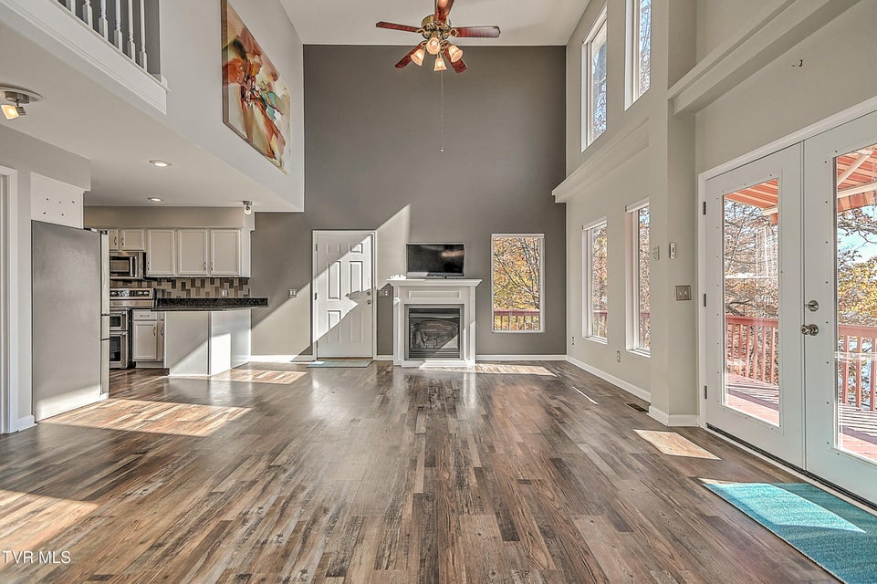 Photo #5: 395 Lakeshore Road