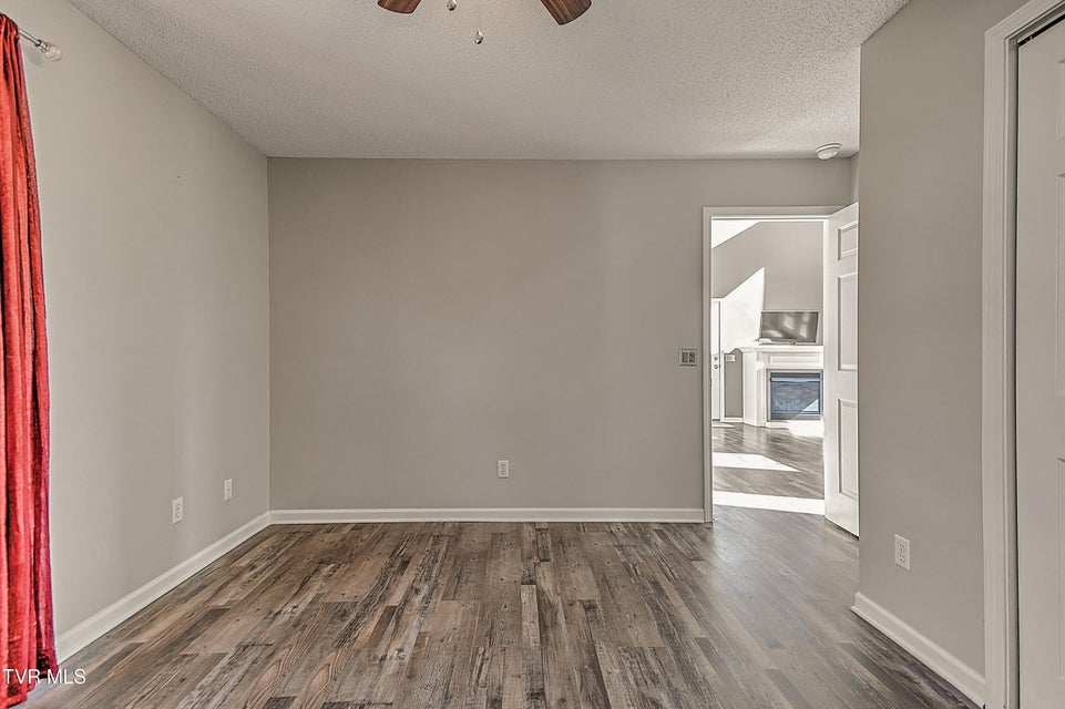 Photo #12: 395 Lakeshore Road