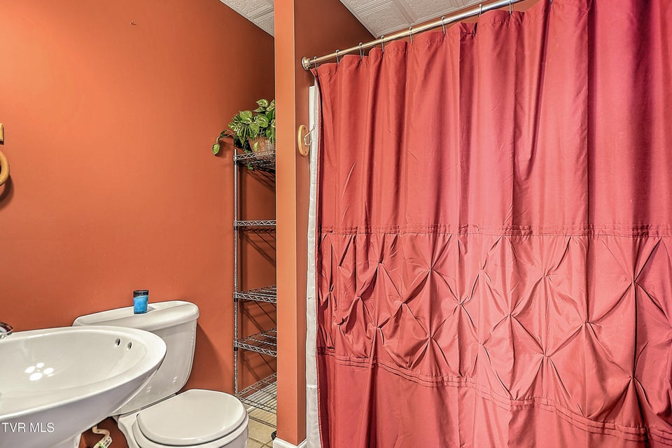 Photo #19: 395 Lakeshore Road