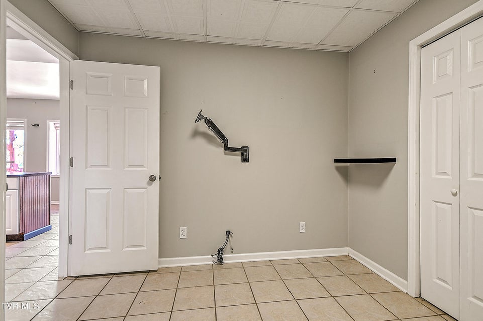 Photo #20: 395 Lakeshore Road