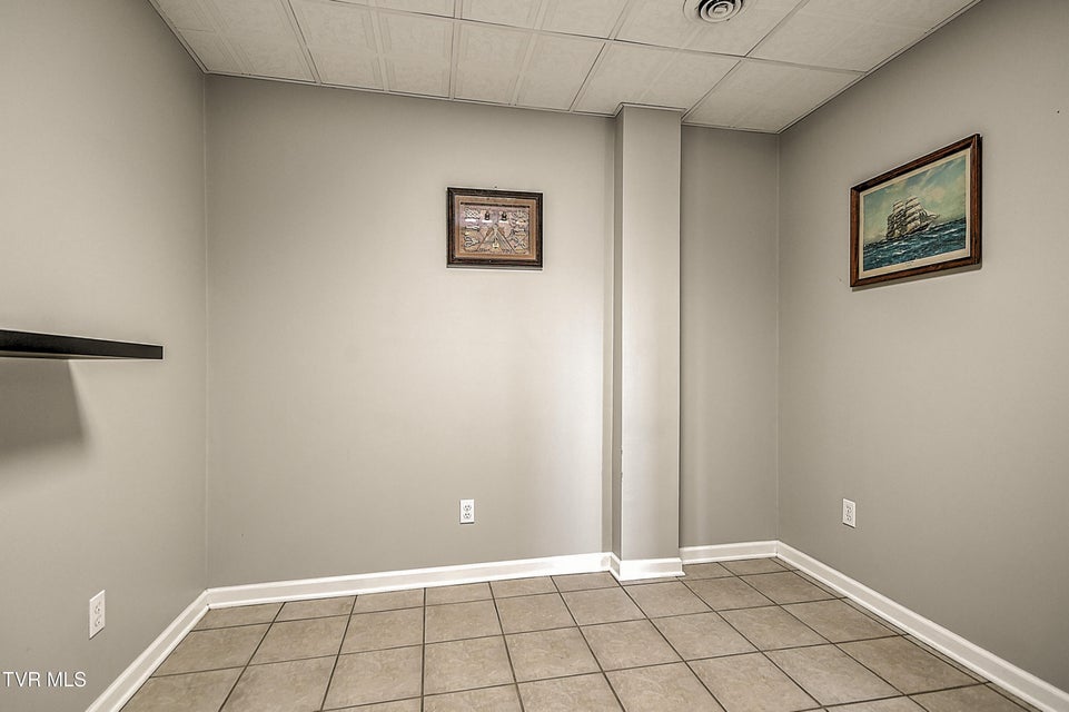 Photo #21: 395 Lakeshore Road