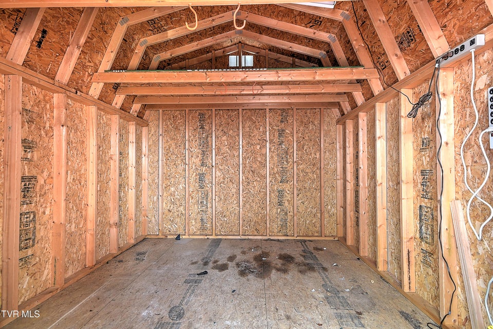 Photo #38: 395 Lakeshore Road