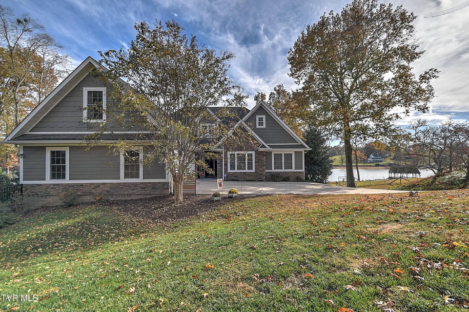 Photo #8: 222 Charlie Avenue