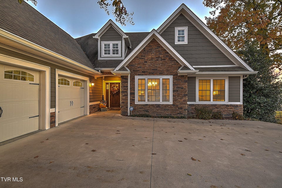 Photo #6: 222 Charlie Avenue