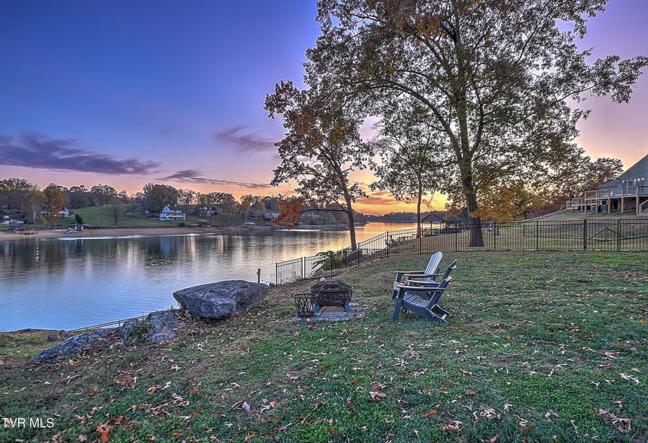 Photo #4: 222 Charlie Avenue