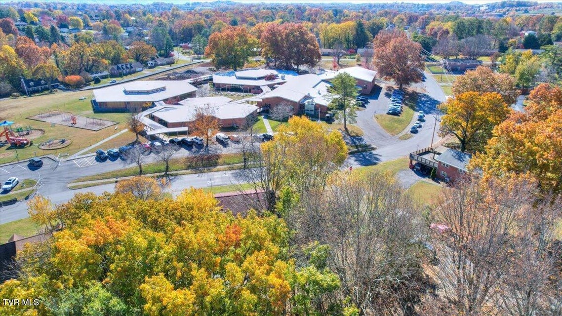 Photo #3: 2517 Larkspur Drive