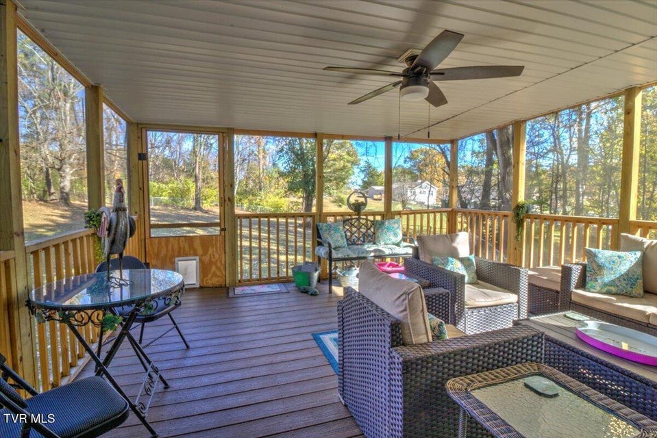 Photo #7: 2517 Larkspur Drive