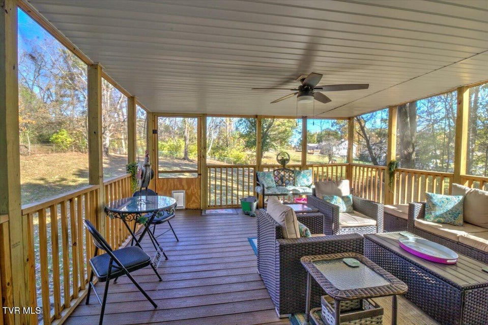 Photo #9: 2517 Larkspur Drive