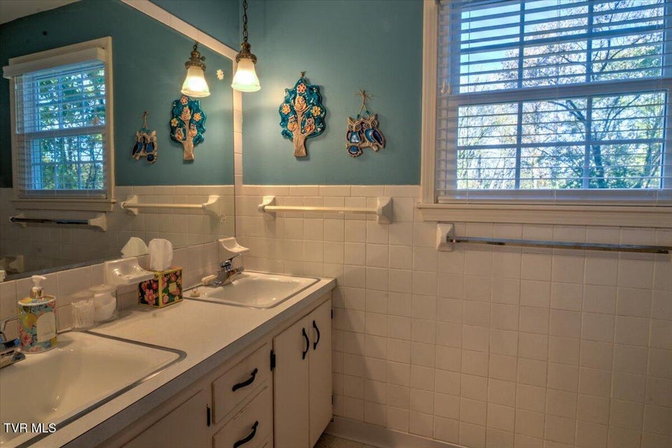 Photo #25: 2517 Larkspur Drive