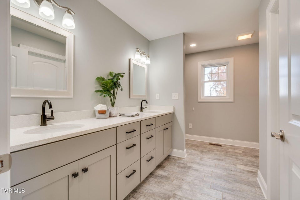 Photo #18: 296 Allenwood Drive