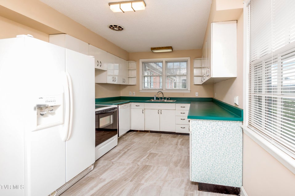 Photo #18: 125 Rosewood Lane