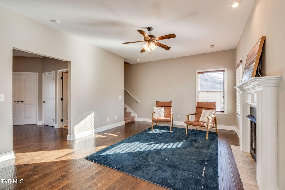 Photo #7: 2016 Falling Leaf Drive