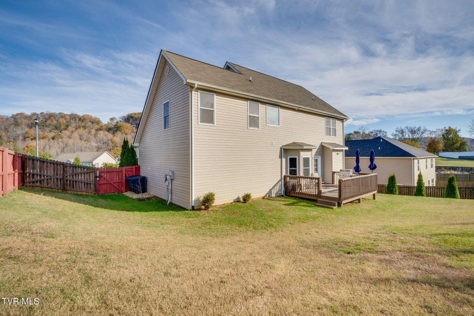 Photo #32: 2016 Falling Leaf Drive