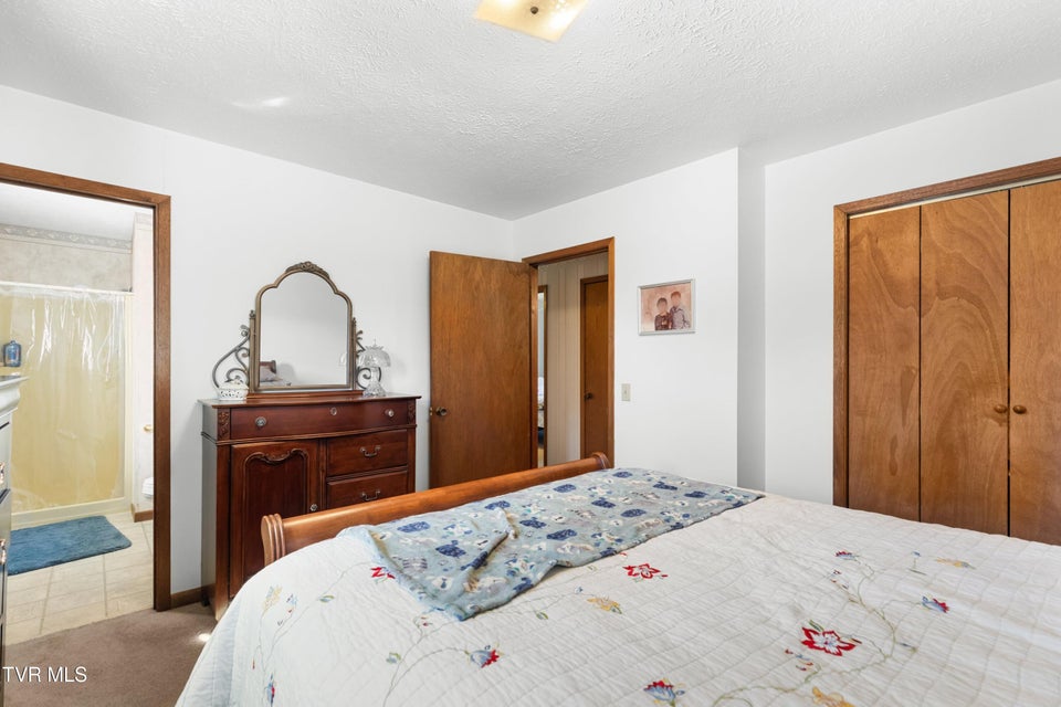 Photo #16: 4146 Leslie Drive