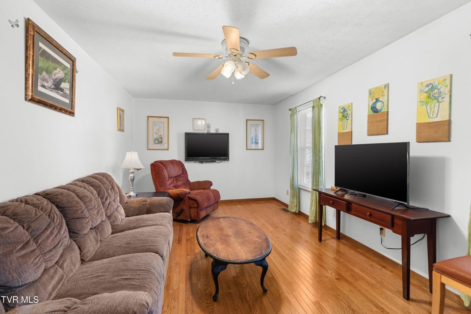 Photo #3: 4146 Leslie Drive