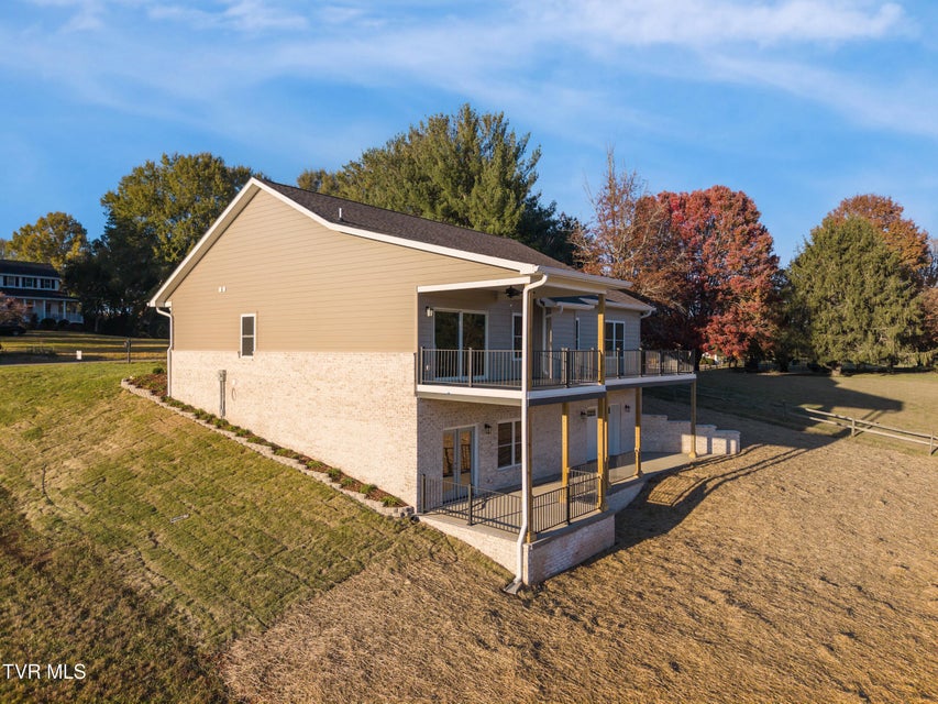 Photo #6: 260 Par Lane 