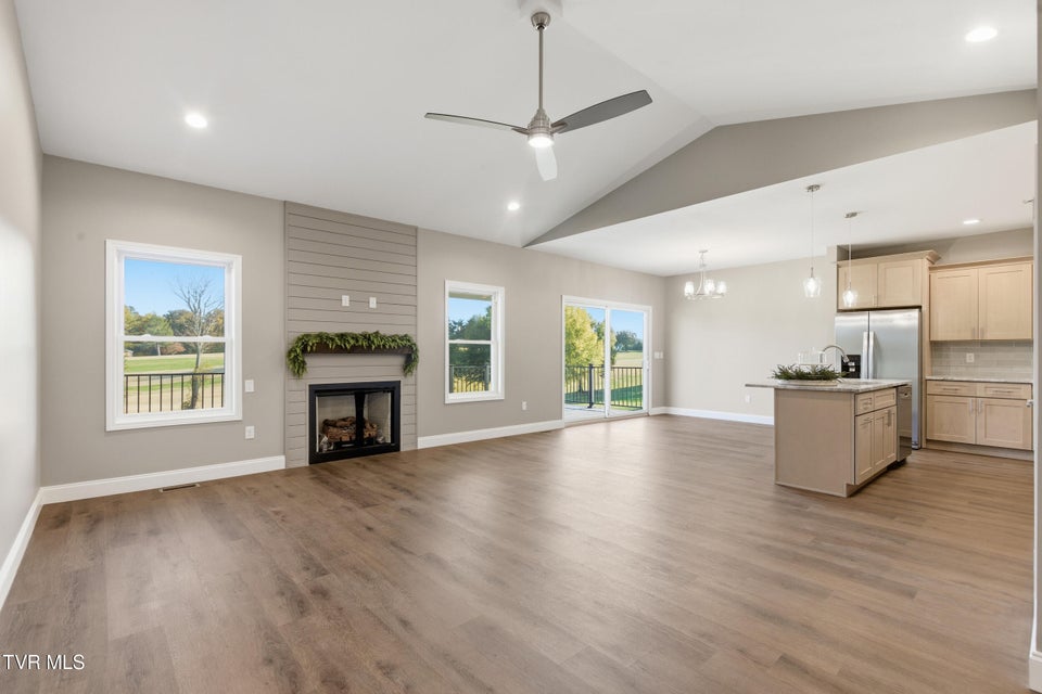 Photo #9: 260 Par Lane 