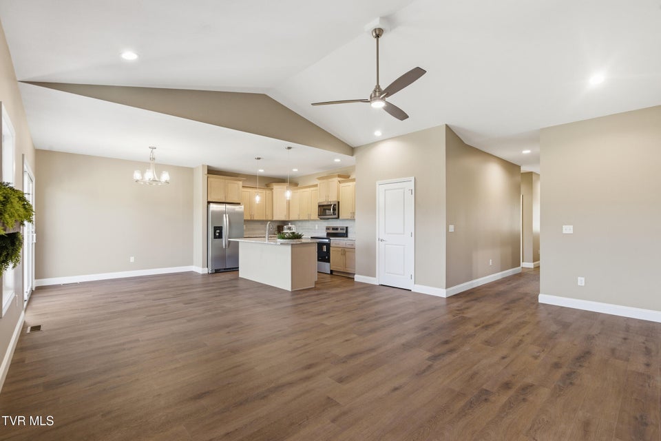 Photo #10: 260 Par Lane 