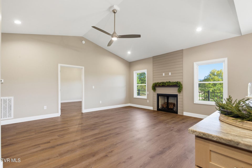 Photo #11: 260 Par Lane 