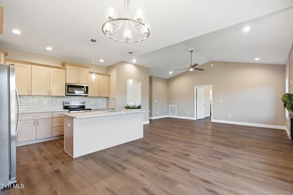 Photo #13: 260 Par Lane 