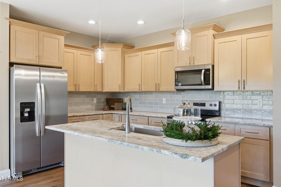 Photo #14: 260 Par Lane 