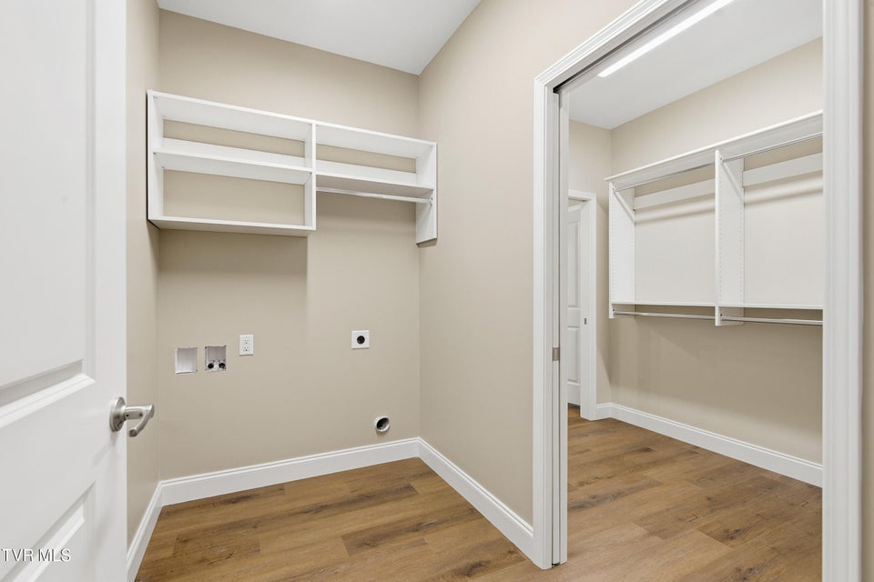 Photo #22: 260 Par Lane 