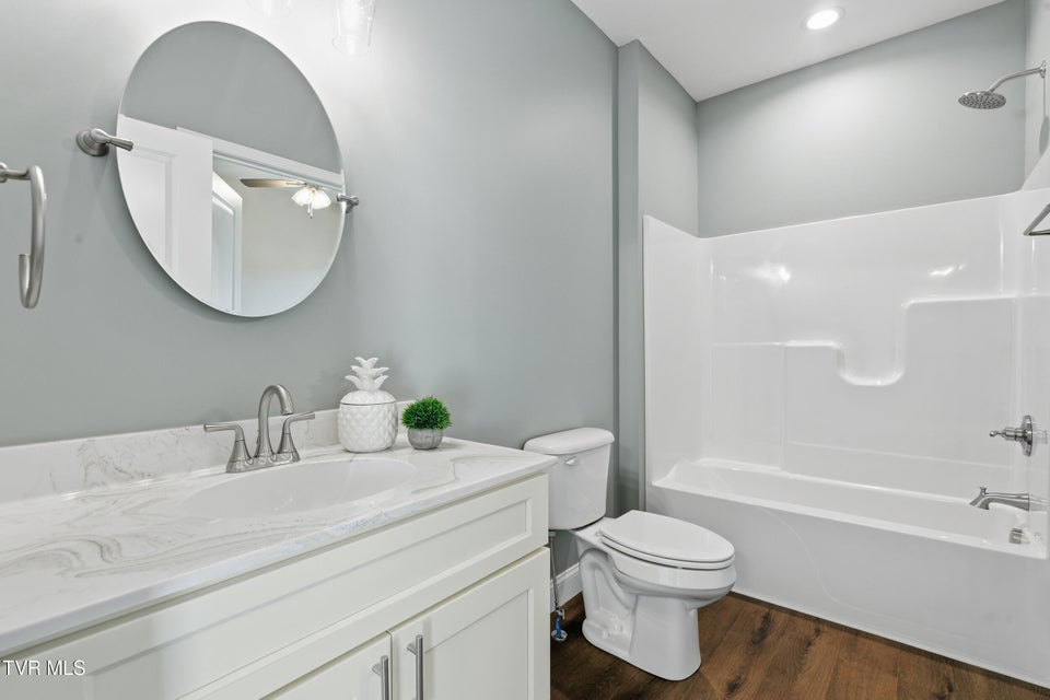 Photo #25: 260 Par Lane 