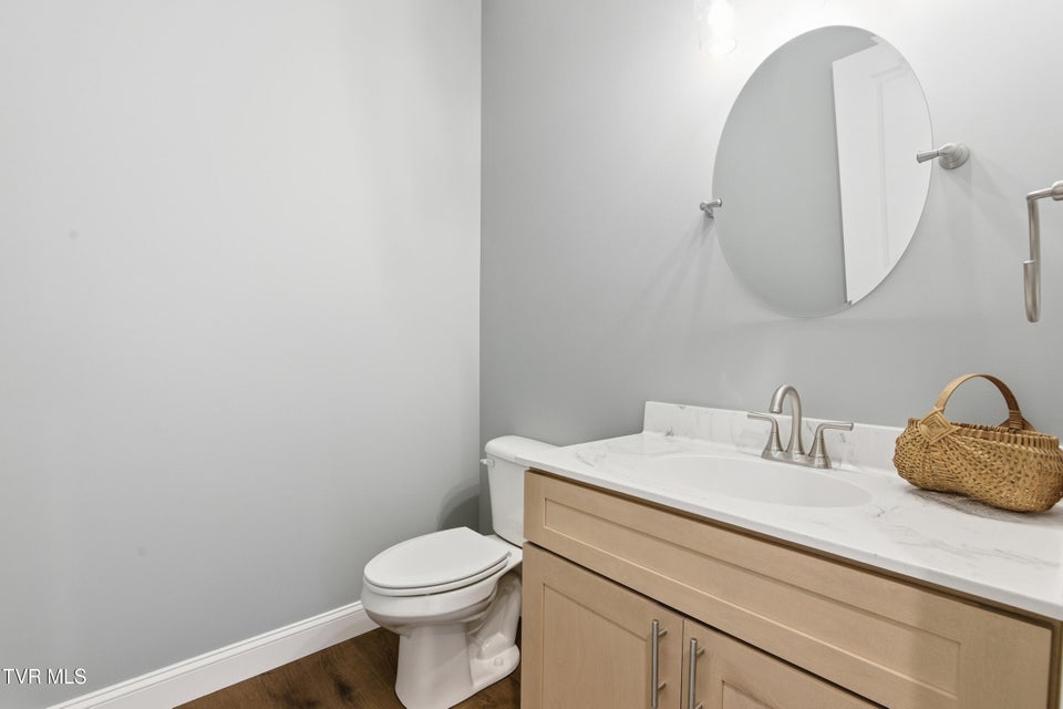 Photo #28: 260 Par Lane 