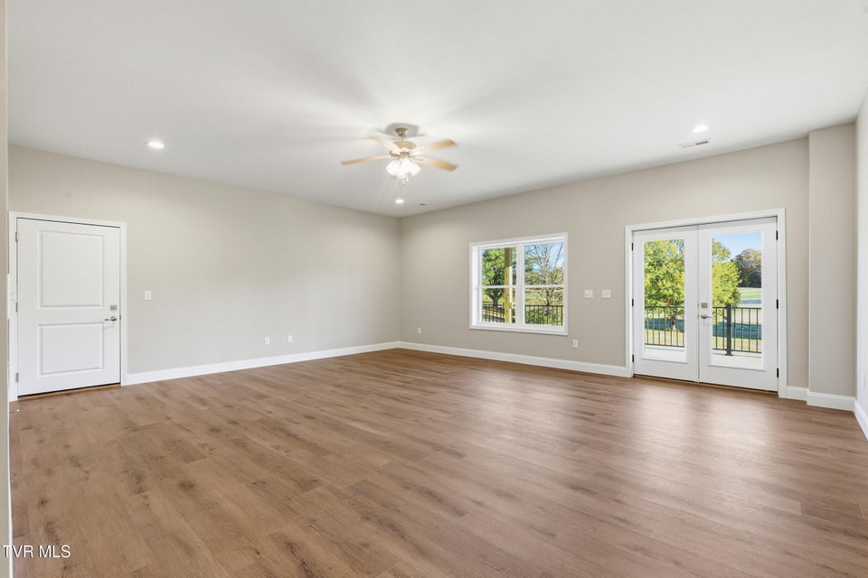 Photo #29: 260 Par Lane 