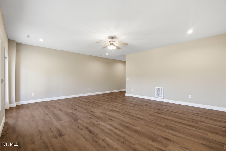 Photo #30: 260 Par Lane 